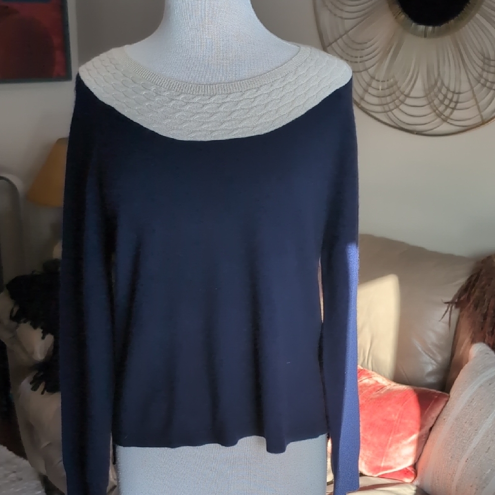 Pomegranate Women's Medium Merino Wool, Cashmere Navy and Cream Sweater, Lightwe